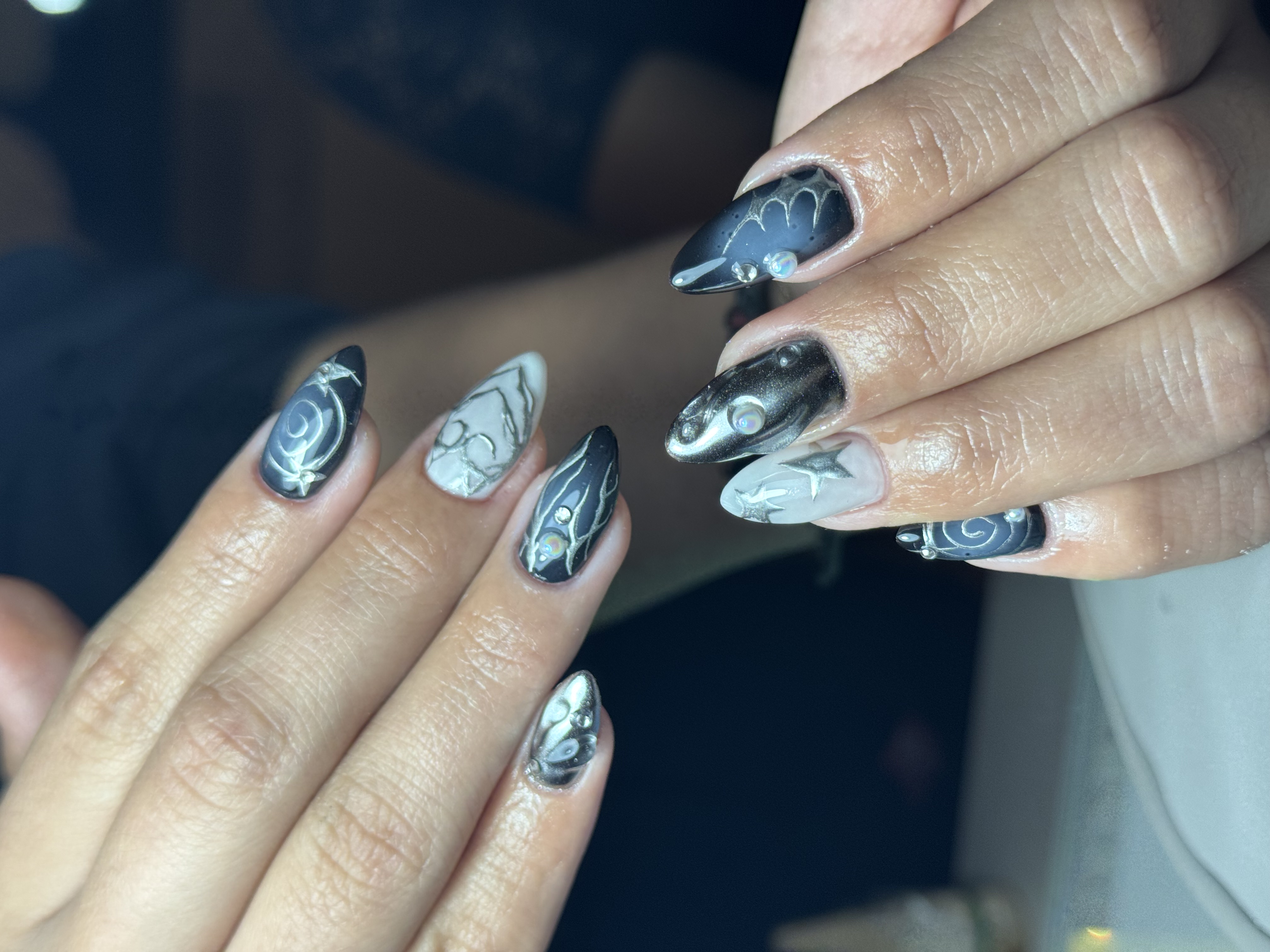 Místico negro y plata